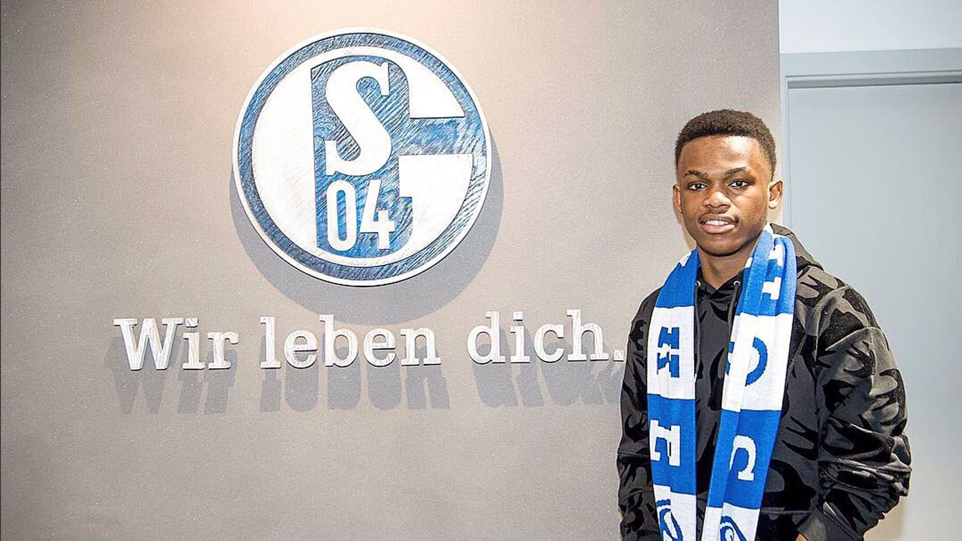 不愿意被其 不愿意被其