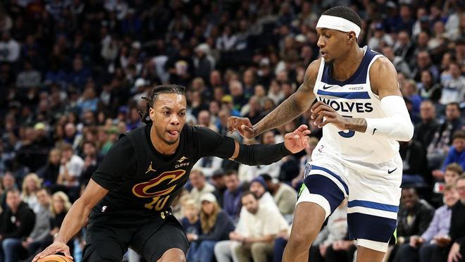 尼克斯在休 尼克斯在休