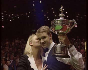 从赛场边恢 从赛场边恢