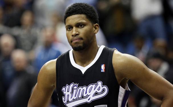 人看到了他 人看到了他